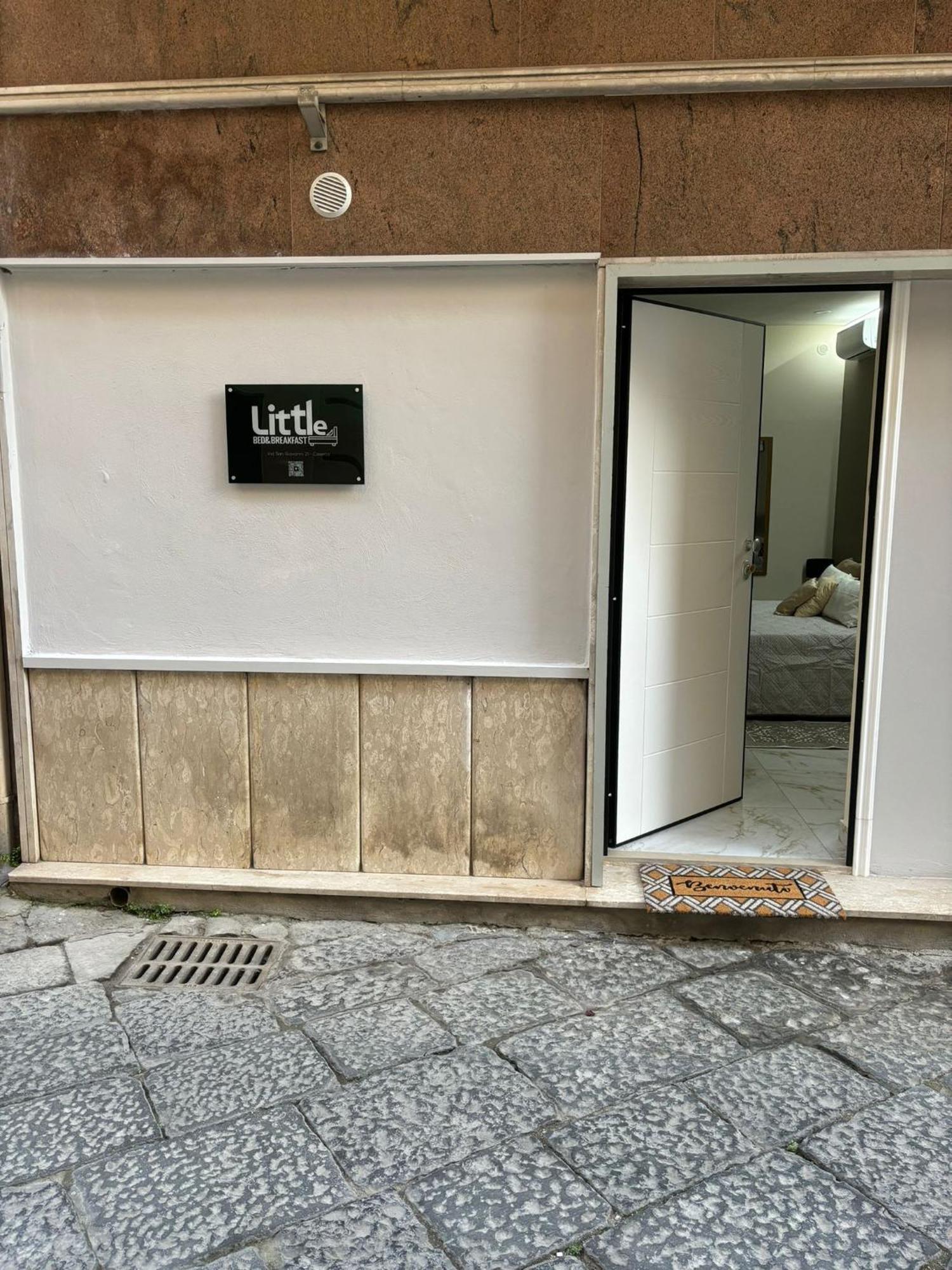 Little B&B Caserta Bagian luar foto